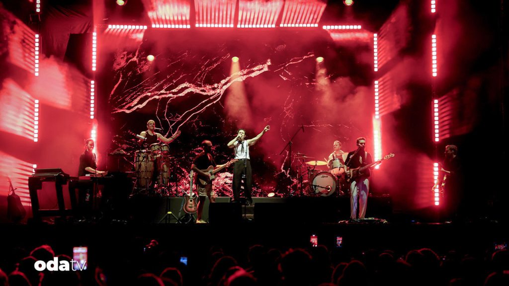 Adamlar’dan iki günde iki konser