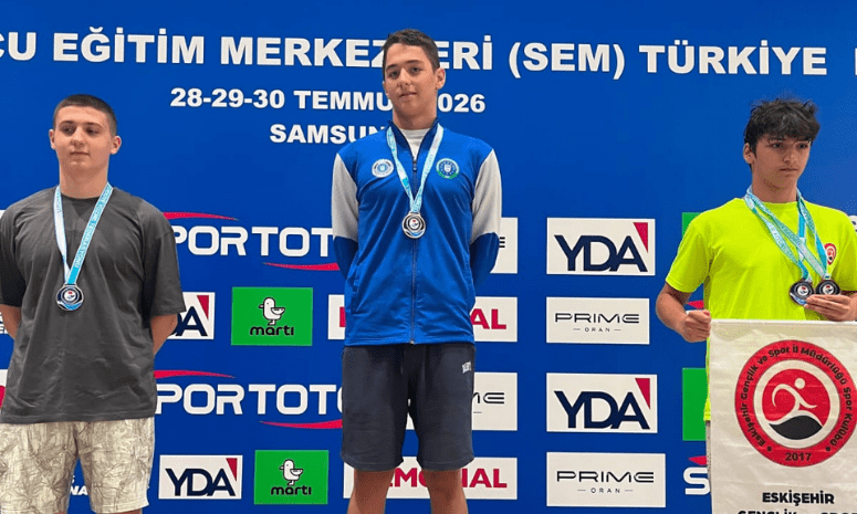 Büyükşehir Belediyesporlu yüzücülerden 3 madalya
