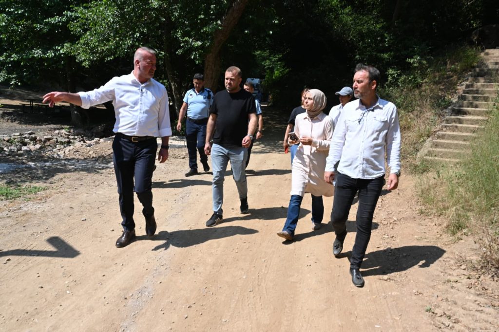 Karacabey Belediyesi’nden Yeniköy’e Yaz Dokunuşu… Piknik Alanı Yenilendi