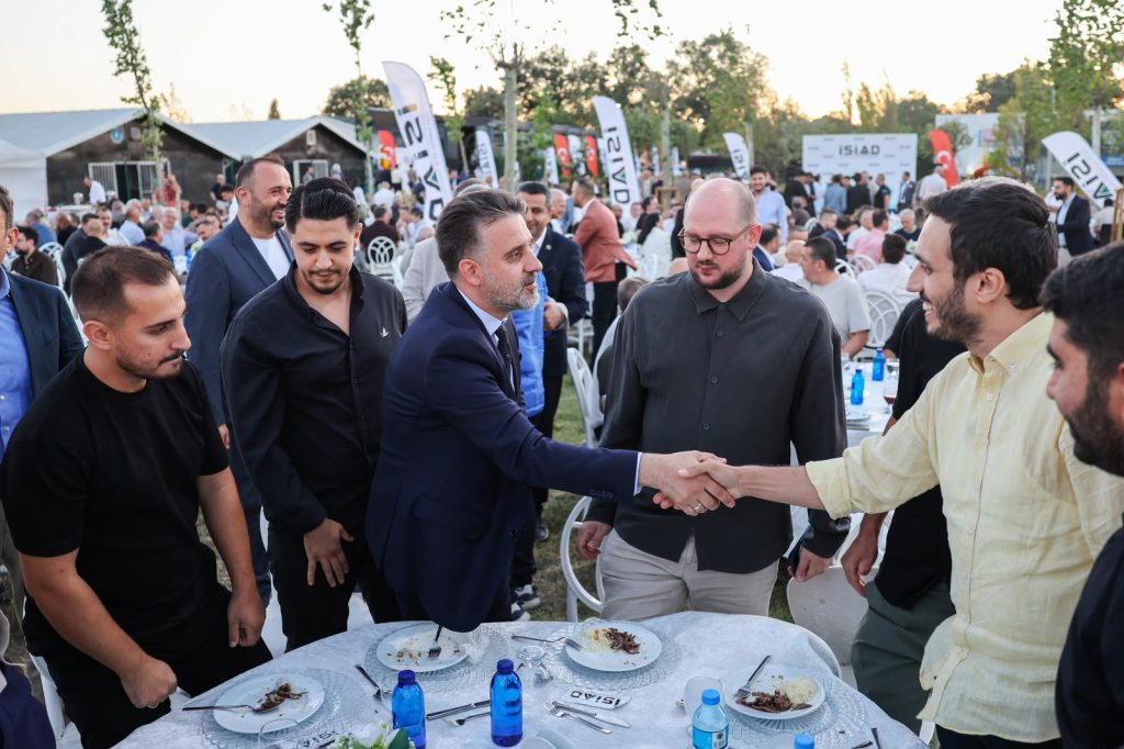 Bursa Üretim Gücünü İSİAD Buluşmasında Bir Kez Daha Ortaya Koydu