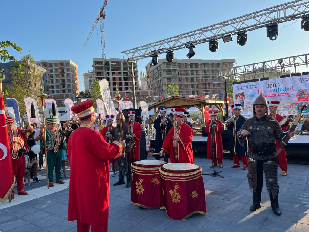 Büyükşehir’den Nilüfer’de Unutulmaz Gece: İlçe Şenlikleri Devam Ediyor