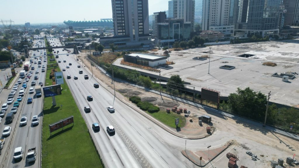 Büyükşehir’den Liman Caddesi’ne kapsamlı yenileme