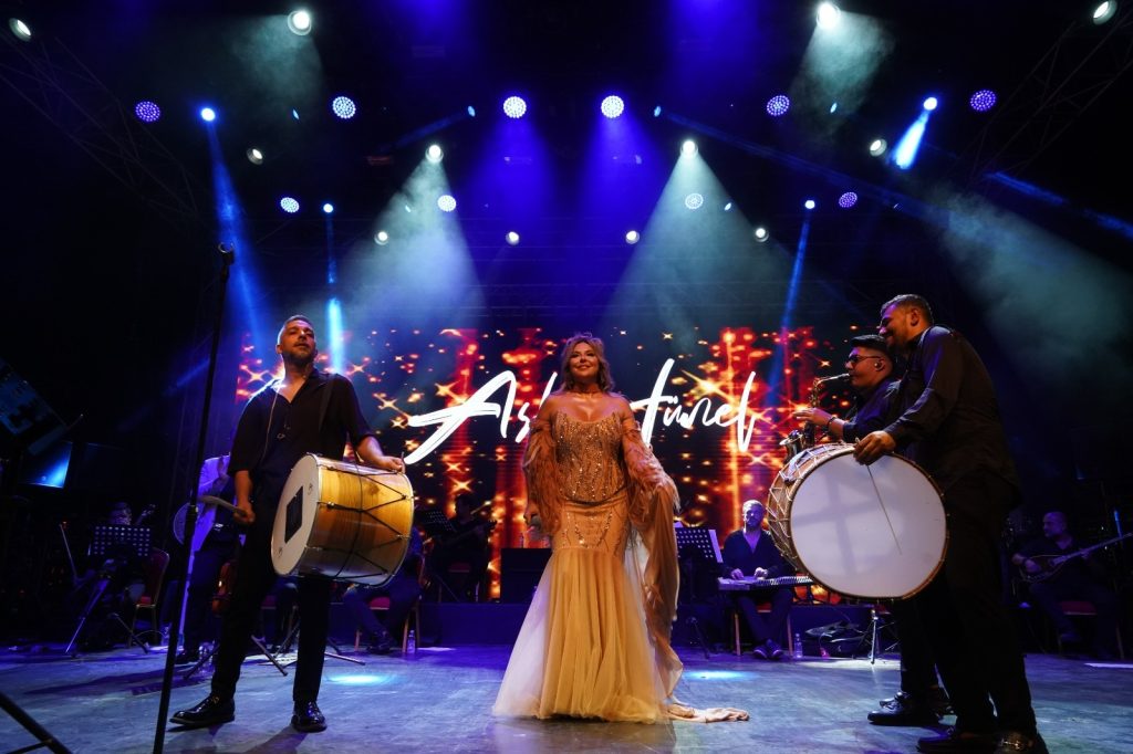 Aslı Hünel’den Açıkhava’da müzik ziyafeti