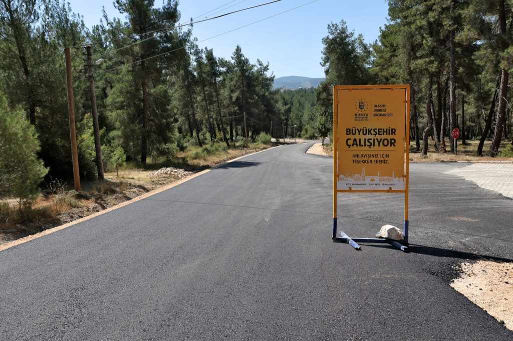 Büyükşehir Ulaşımda Hız Kesmiyor: Orhaneli’ye 2 Bin Ton Sıcak Asfalt