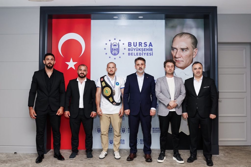 Başkan Vekili Şahin Biba’dan Şampiyon Güreşçiye Tebrik
