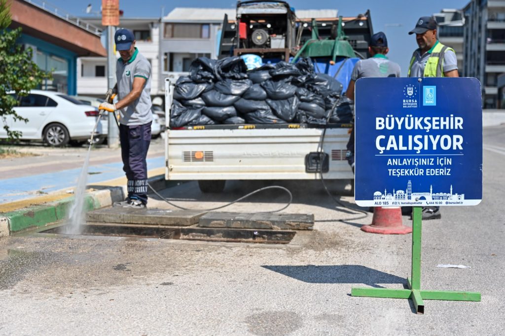 Büyükşehir’den Sonbahar Öncesi Dev Altyapı Temizliği