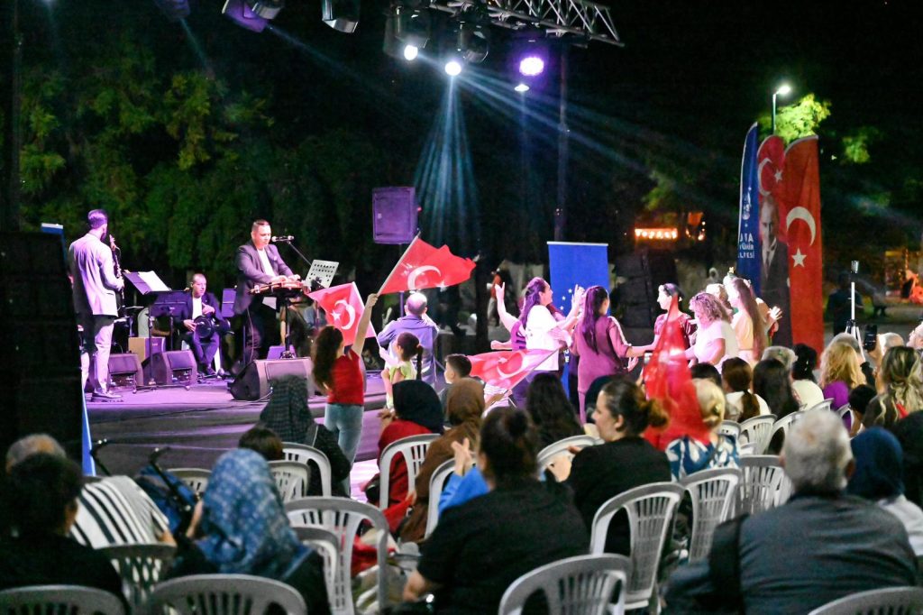 Bursa’da Zafer Haftası Coşkusu Kültürpark’ta Zirve Yaptı