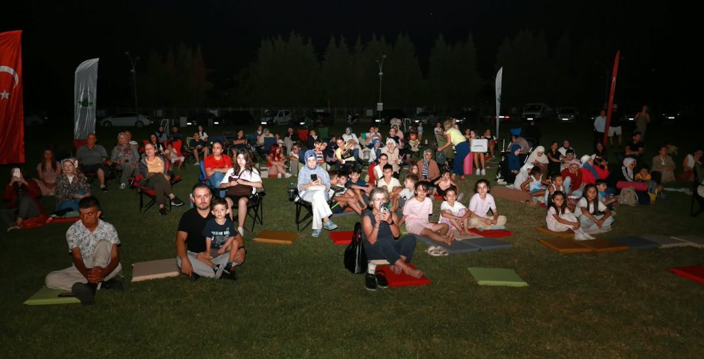 Osmangazi’de Yıldızların Altında Buluşma: Sukaypark’ta Gökyüzü Gözlem Şenliği Osmangazi’de Yıldızların Altında Buluşma: Sukaypark’ta Gökyüzü Gözlem Şenliği
