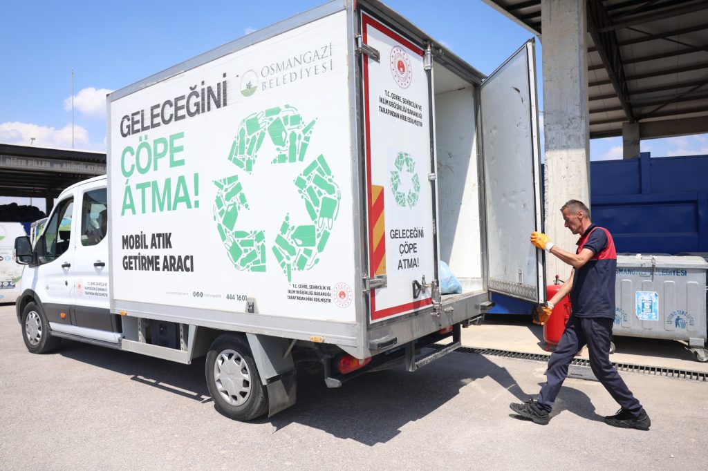 Osmangazi Belediyesi Atık İlaç Projesiyle Toprağı ve Suyu Koruyor