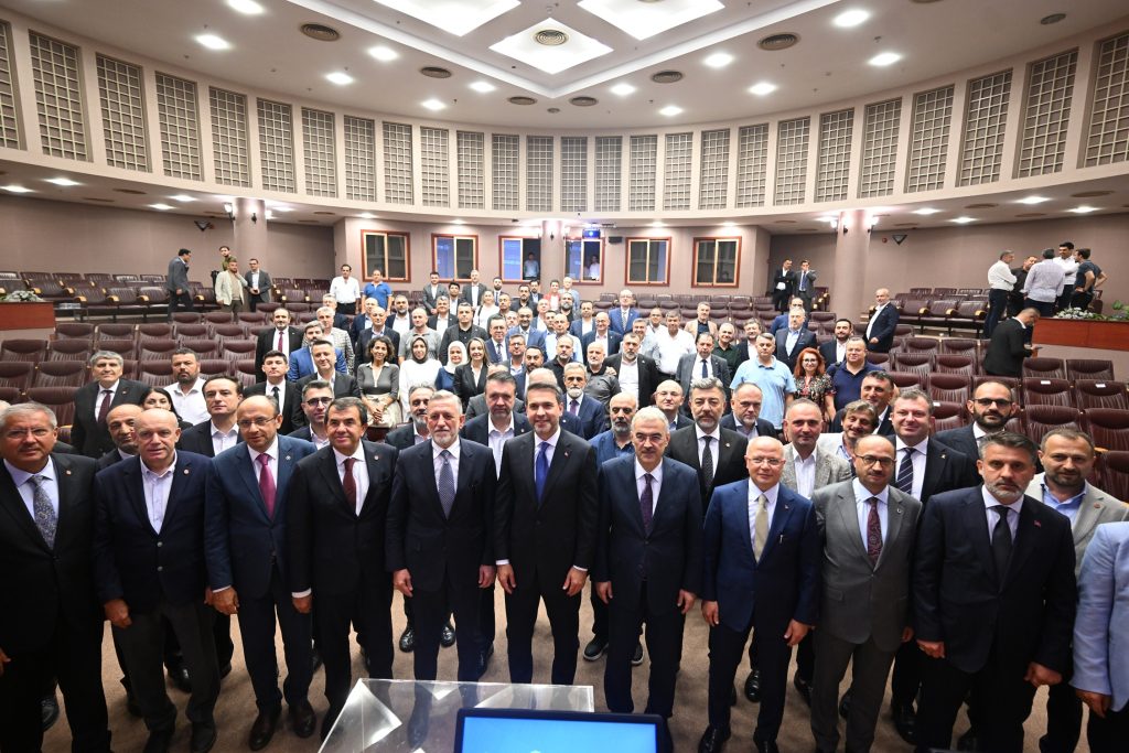 Enerji ve Tabii Kaynaklar Bakanı Alparslan Bayraktar BTSO Meclisinin Konuğu Oldu