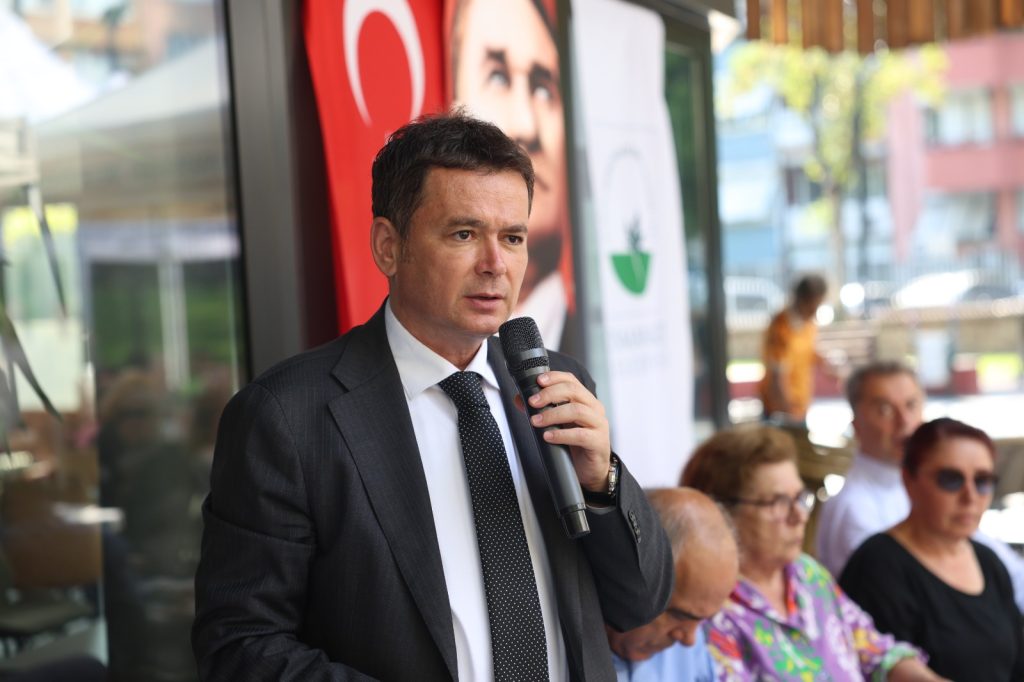 Muradiye Parkı’nda Anlamlı Zirve: Başkan Erkan Aydın Talepleri Tek Tek Dinledi Muradiye Parkı’nda Anlamlı Zirve: Başkan Erkan Aydın Talepleri Tek Tek Dinledi