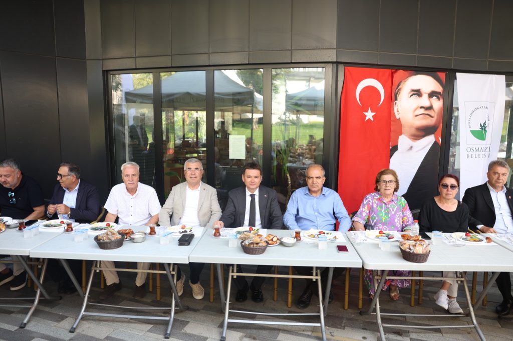 Muradiye Parkı’nda Anlamlı Zirve: Başkan  Erkan Aydın Talepleri Tek Tek Dinledi