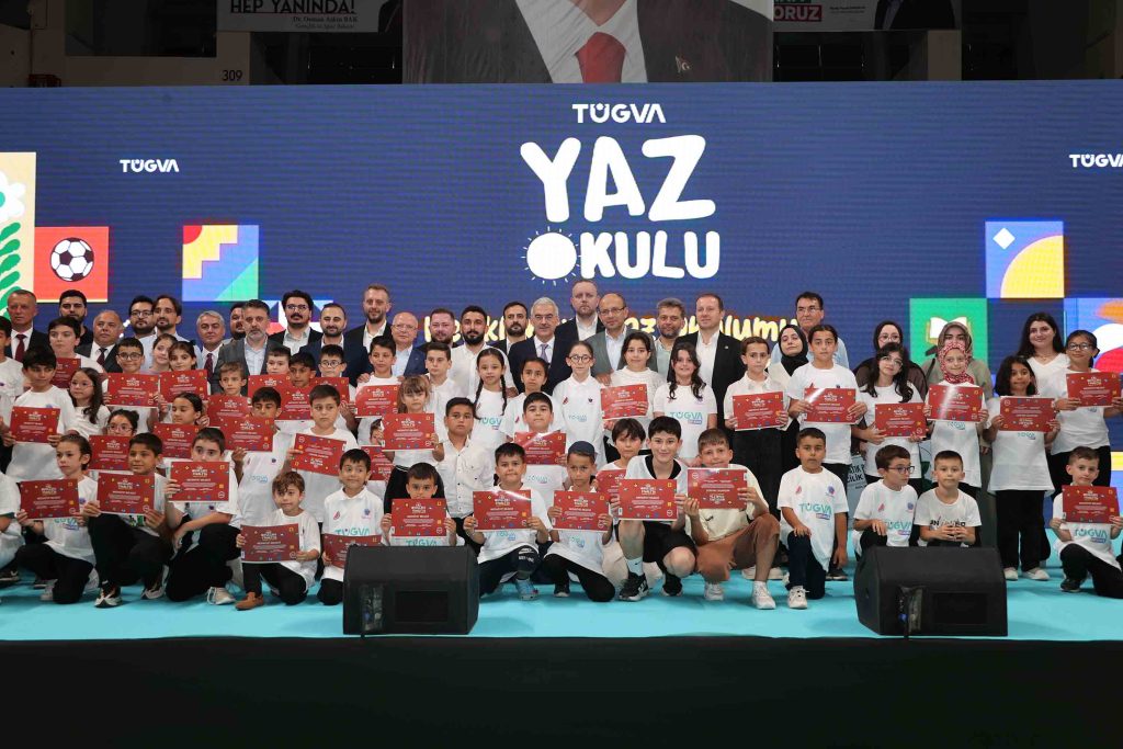 Başkan Vekili Şahin Biba TÜGVA Yaz Okulu Finalinde Öğrencilerin Heyecanına Ortak Oldu