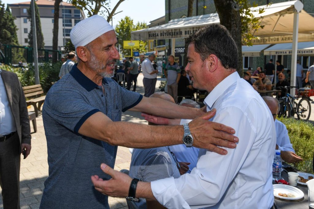 Alemdar Mahallesi’nde Cuma Buluşması: Başkan Erkan Aydın Vatandaşla Buluştu