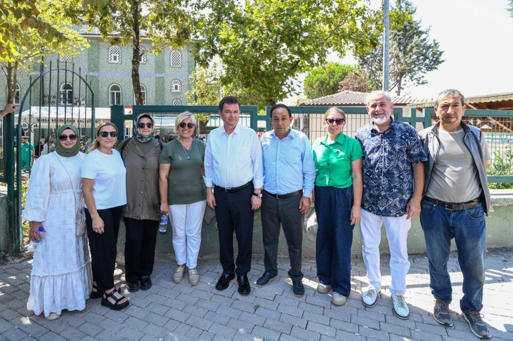 Alemdar Mahallesi’nde Cuma Buluşması: Başkan Erkan Aydın Vatandaşla Buluştu