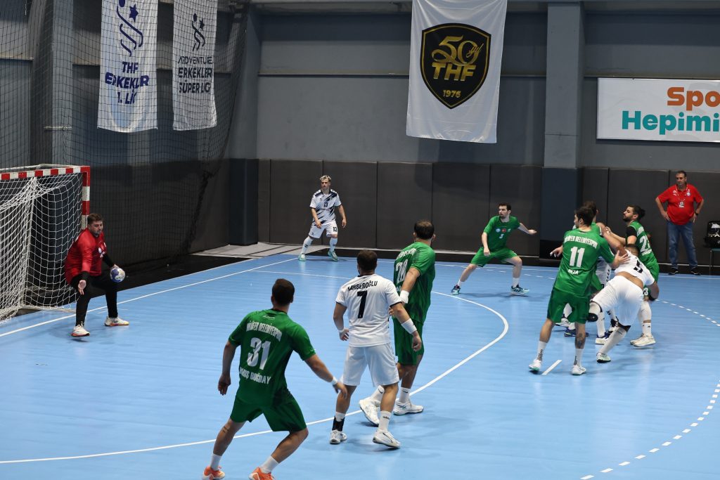 Nilüfer Belediyespor Hentbol Süper Ligi’ne Fırtına Gibi Başladı