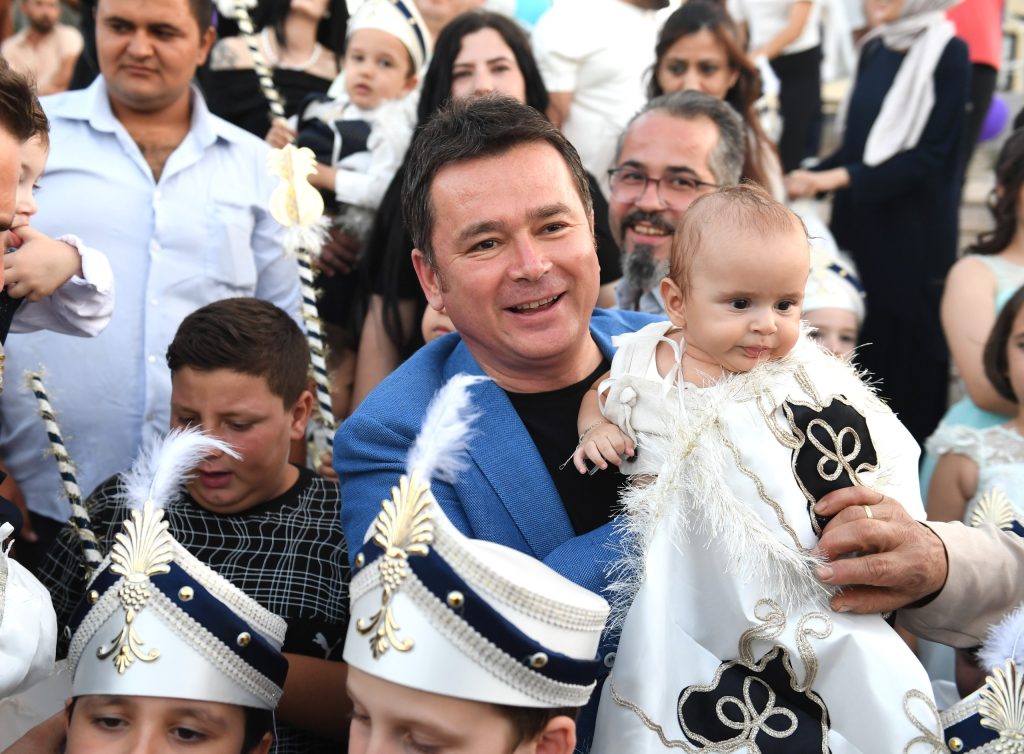 Osmangazi Belediyesi'nden 200 Çocuk İçin Geleneksel Sünnet Şöleni Osmangazi Belediyesi'nden 200 Çocuk İçin Geleneksel Sünnet Şöleni
