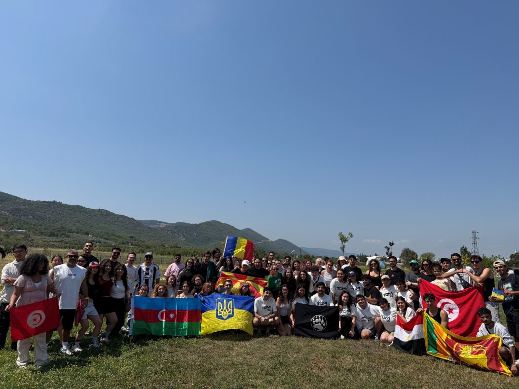 Dünya Gençliği Nilüfer’de Buluştu: Fadıllı’da “TOM 26” Kampı Coşkusu