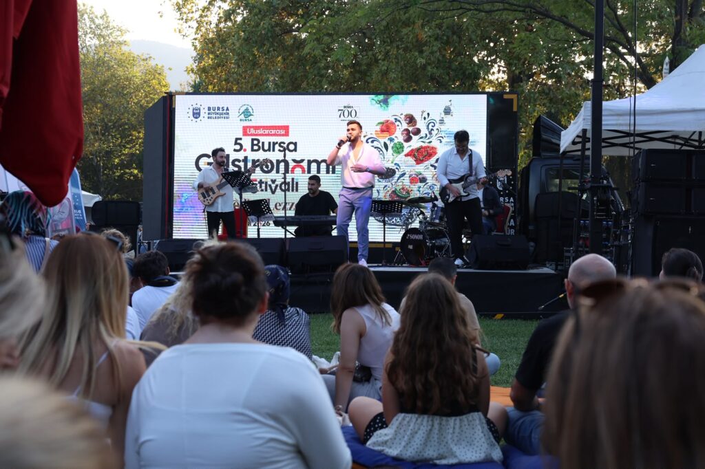 Bursa Gastronomi Festivali’nde Türk Dünyası Ezgileri Yankılandı