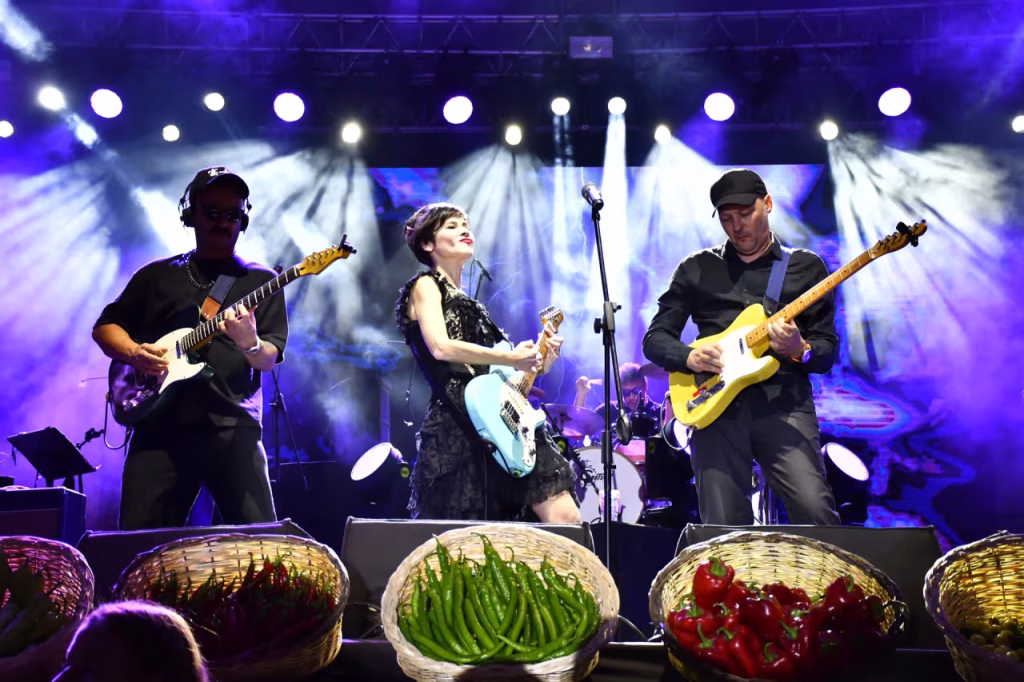 11. Uluslararası Yenişehir Altın Biber Festivali’nde Aydilge Rüzgarı