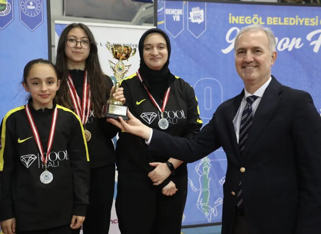 İnegöl Belediyesi 2026 Gençlik Yılı’nda Binlerce Çocuğu Sporla Buluşturdu