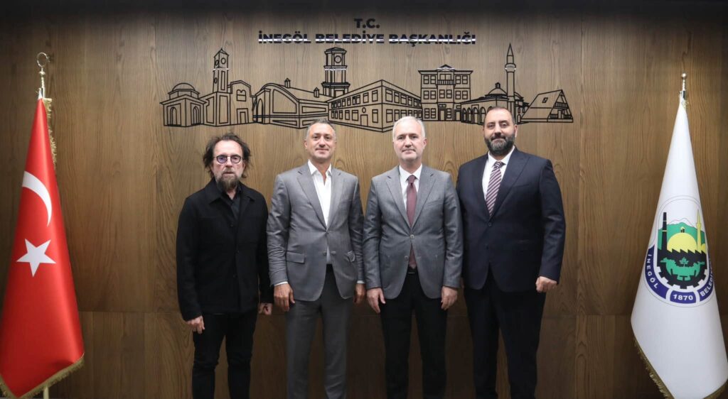 İnegöl’ün 10 Bin Kişilik Yeni İlçe Stadyumu İçin İmzalar Atıldı