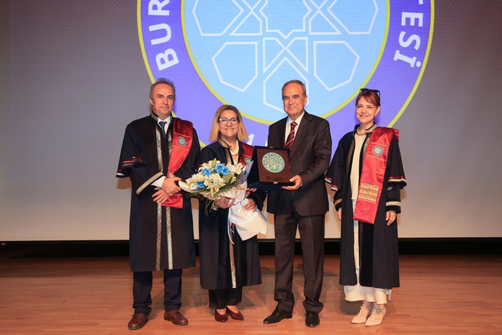 Uludağ Üniversitesi Tıp Fakültesinde Yeni Dönem Törenle Başladı