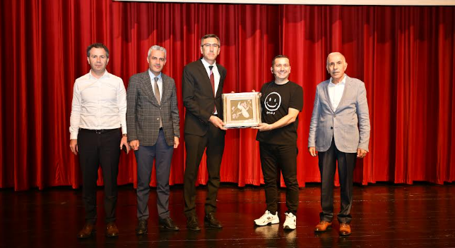 Bursa’da Öğretmenlere Özel “Maarifin Kalbinde Oyun” Konferansı Düzenlendi
