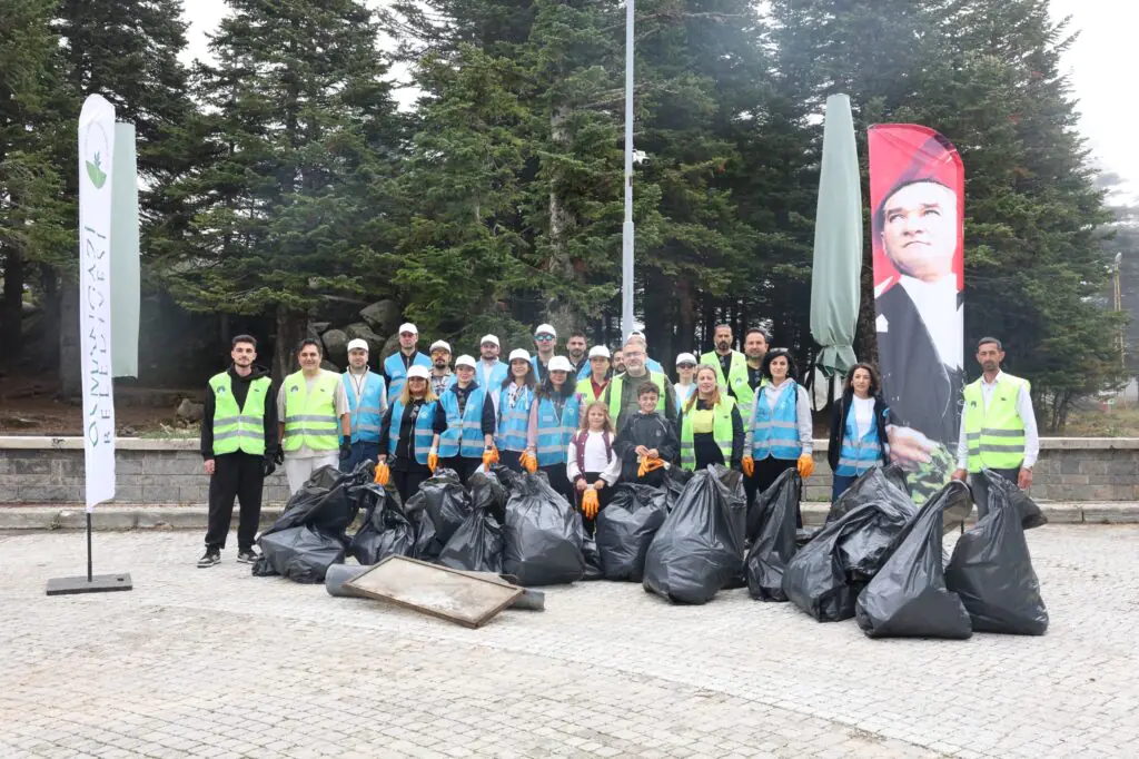 Osmangazi Belediyesi’nden Uludağ’da Anlamlı Çevre Temizliği