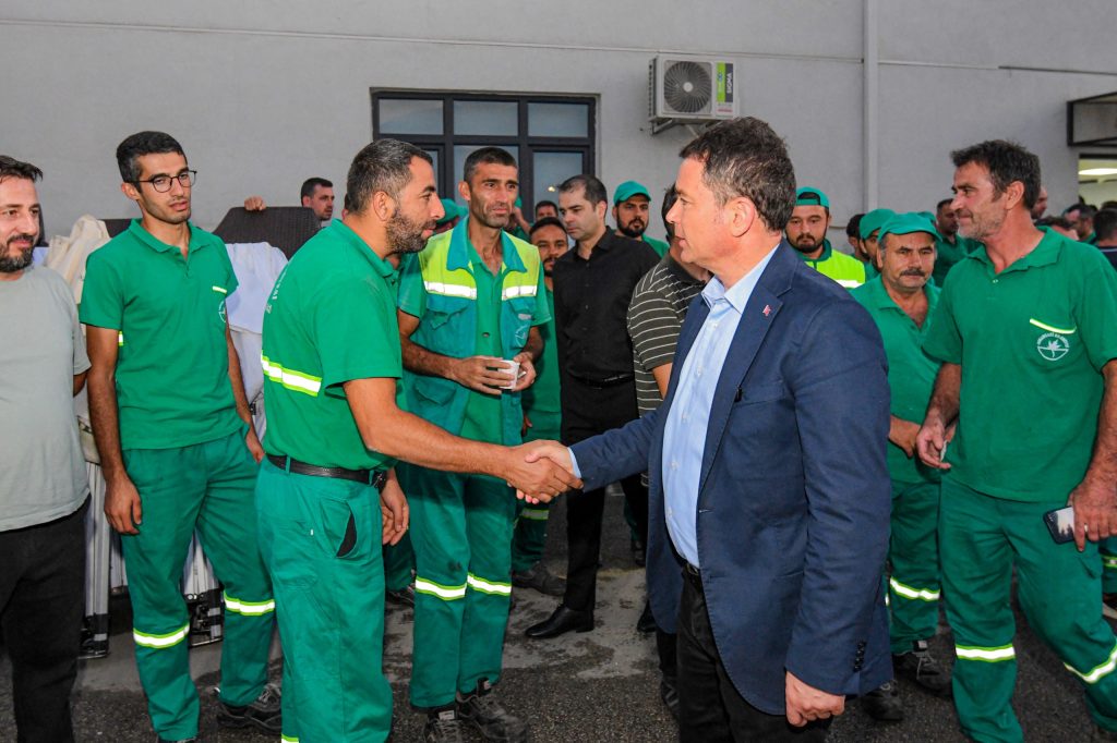 Başkan Erkan Aydın Temizlik Personeliyle Sabah Kahvaltısında Buluştu