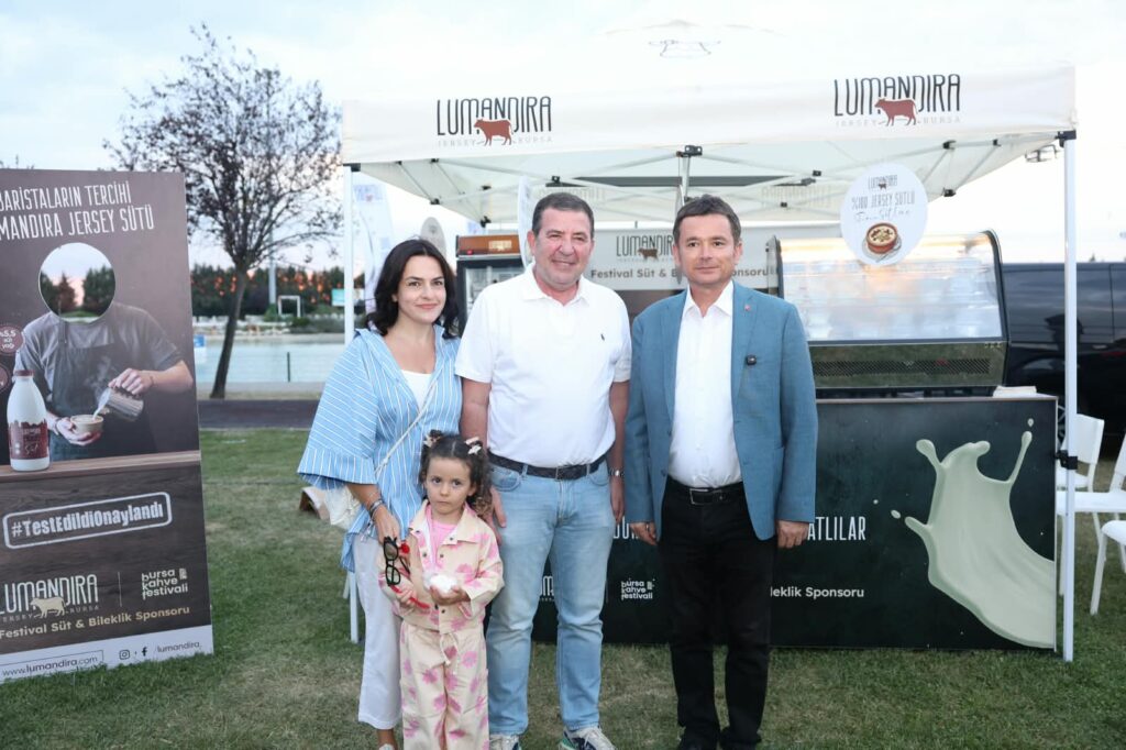 Başkan Erkan Aydın Sukaypark’ta Düzenlenen Kahve Festivali’nde Halkla Buluştu