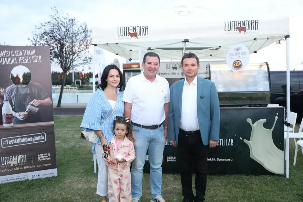 Başkan Erkan Aydın Sukaypark’ta Düzenlenen Kahve Festivali’nde Halkla Buluştu