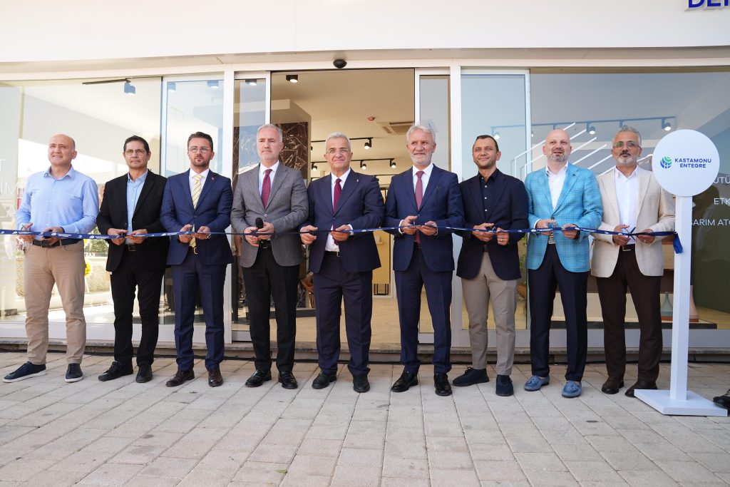 İnegöl Mobilya Sektörüne Yeni Soluk: Kastamonu Entegre Açılış Yaptı