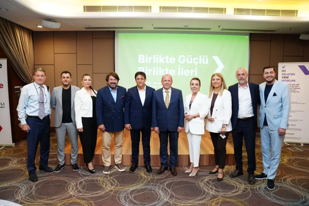 BTSO Adayı Özer Matlı 42. Komite Üyeleriyle Akşam Yemeğinde Buluştu
