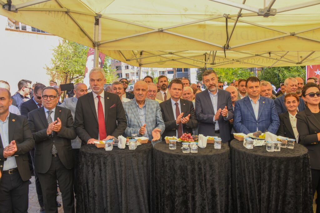 Osmangazi Belediyesi’nden Ovaakça’ya 3 Hizmet Binası Aynı Anda