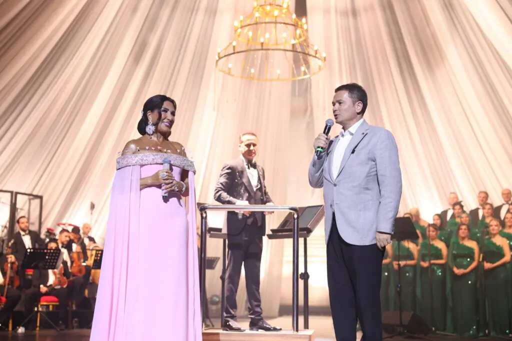 Osmangazi’de “Sanat Güneşı” Zeki Müren Anısına Görkemli Gece: Nükhet Duru Sahne Aldı