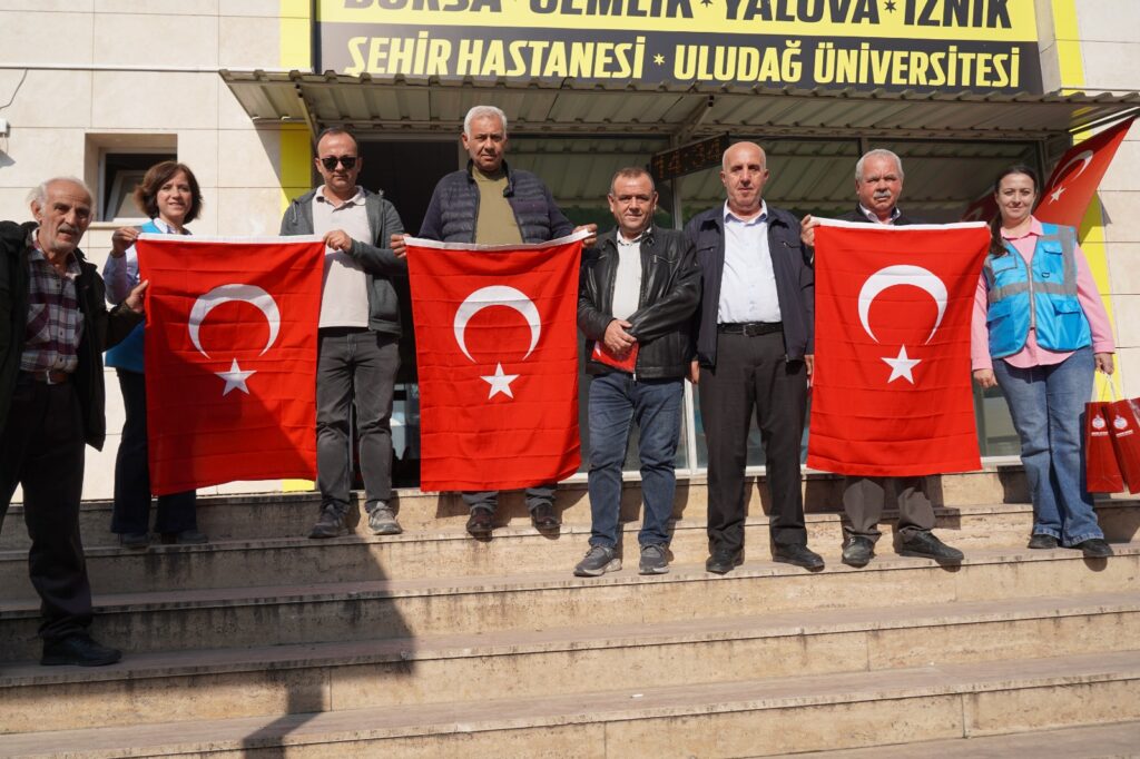 Orhangazi Kırmızı Beyaza Büründü: 29 Ekim Coşkusu Sokaklara Taşındı