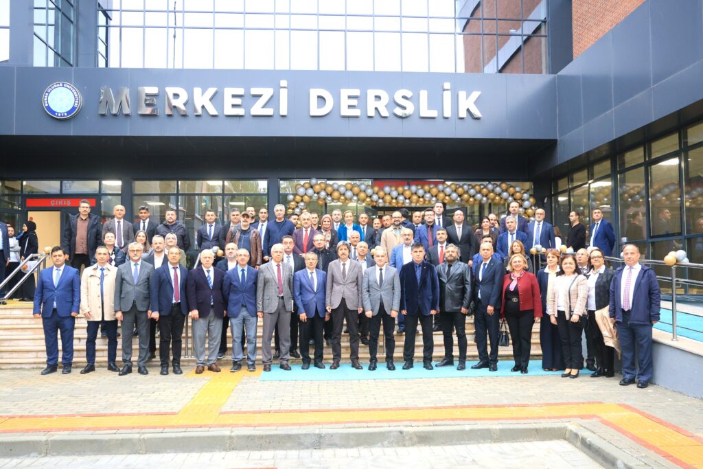 Bursa Uludağ Üniversitesi’nde Merkezi Derslik Binası Ve Sanat Galerisi Açıldı