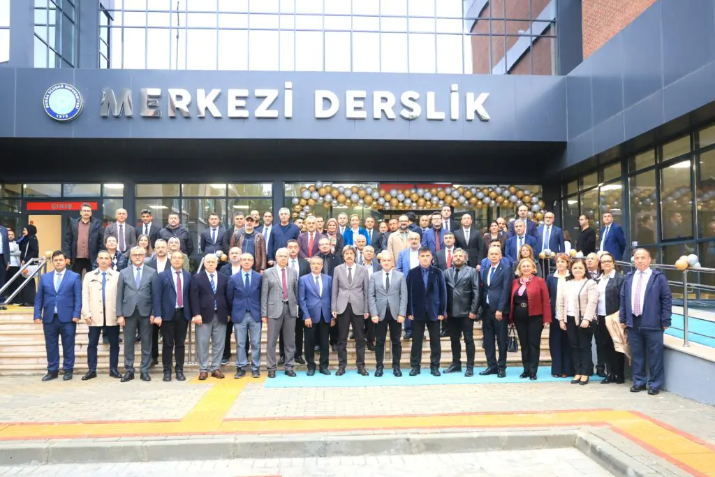 Bursa Uludağ Üniversitesi’nde Merkezi Derslik Binası Ve Sanat Galerisi Açıldı