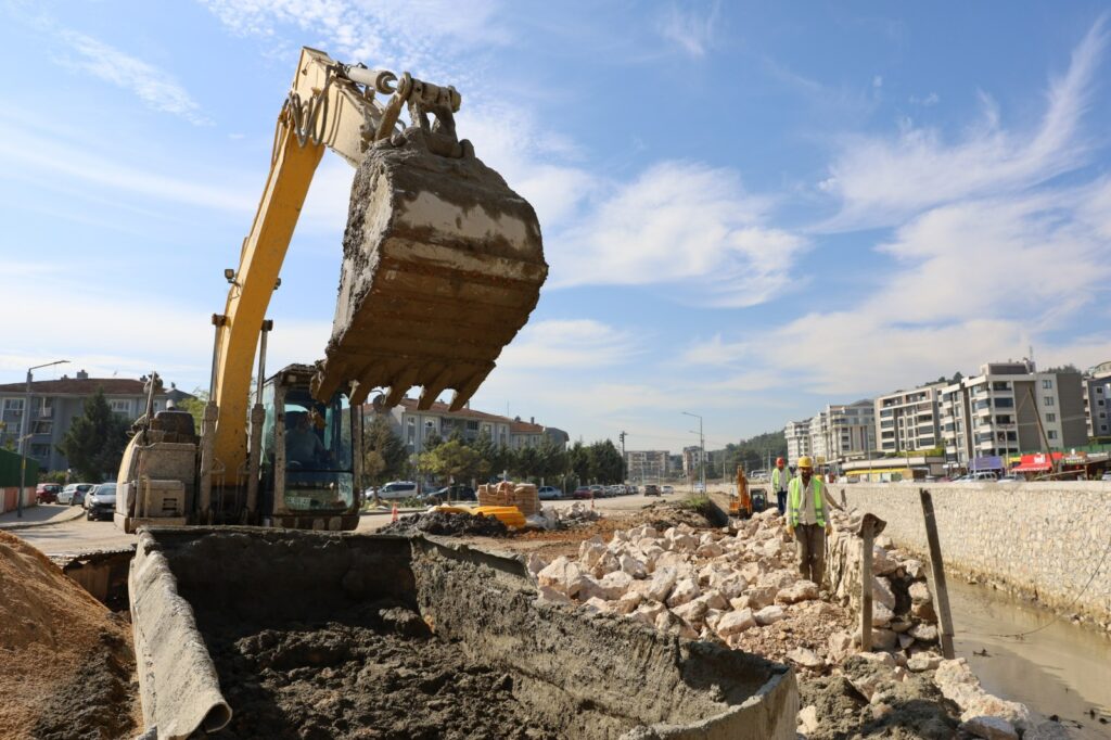 Büyükşehir’den Nilüfer’de kapsamlı dere ıslahı