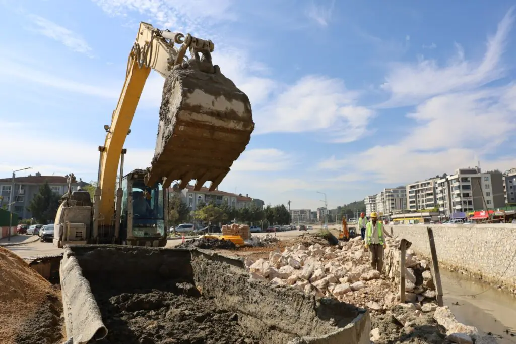 Büyükşehir’den Nilüfer’de kapsamlı dere ıslahı