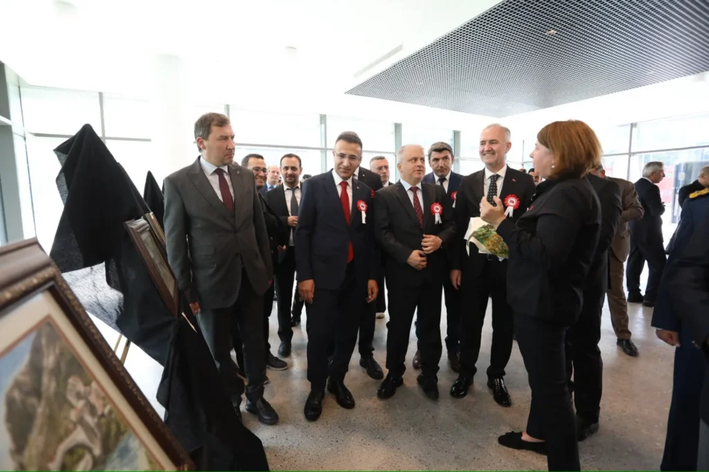 İnegöl’de 29 Ekim’e Özel Sergileme: Cumhuriyet Temalı Goblen Sanatı Açıldı