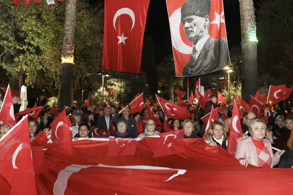 Mudanya’da Deniz Korteji Ve Mütareke Meydanı’nda Vals Coşkusu