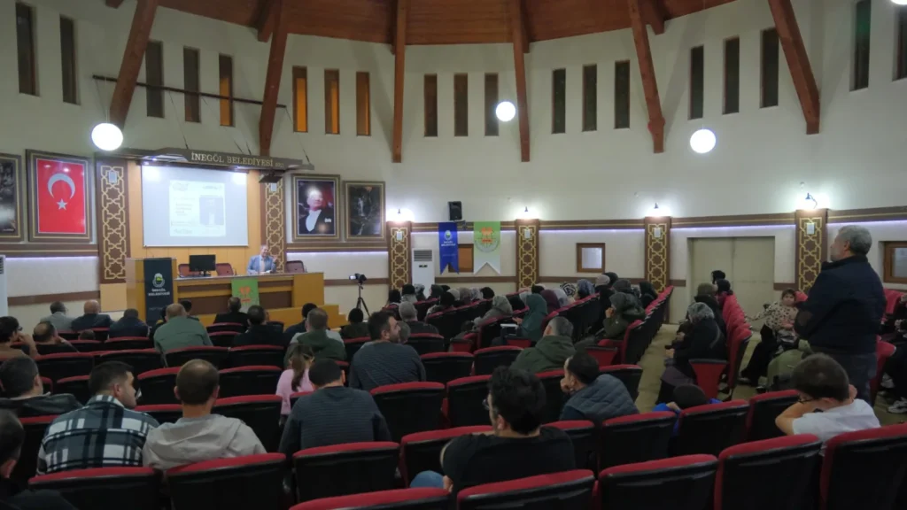 İnegöl Belediyesi Aile Okulu’nda Bu Hafta Sofradan Sohbete Aile Konuşuldu