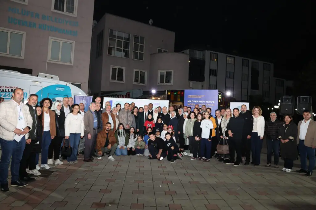Nilüfer’de Akşam Çayı Buluşmaları: Başkan Şadi Özdemir Üçevler’de