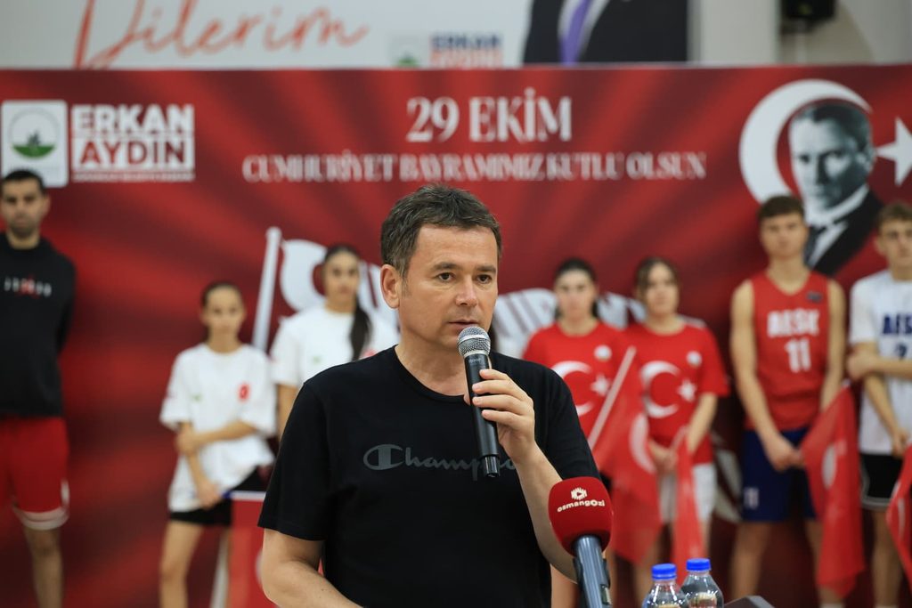 Osmangazi’de 29 Ekim Coşkusu Sahaya Yansıdı: 3x3 Basketbol Turnuvası Osmangazi’de 29 Ekim Coşkusu Sahaya Yansıdı: 3x3 Basketbol Turnuvası