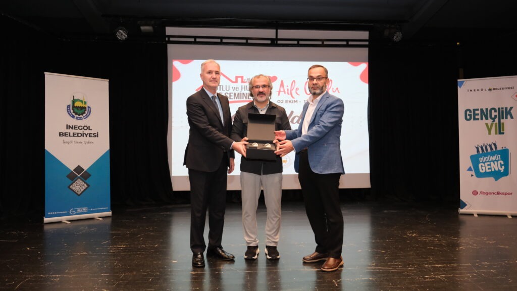İnegöl Belediyesi Ve AHİD İş Birliğiyle Aile Okulu Seminerleri Başladı