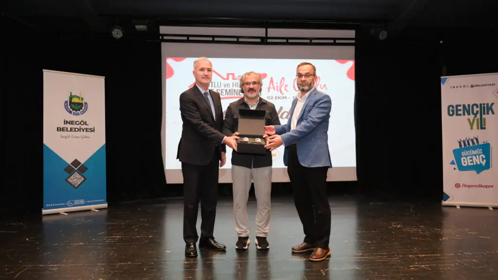 İnegöl Belediyesi Ve AHİD İş Birliğiyle Aile Okulu Seminerleri Başladı