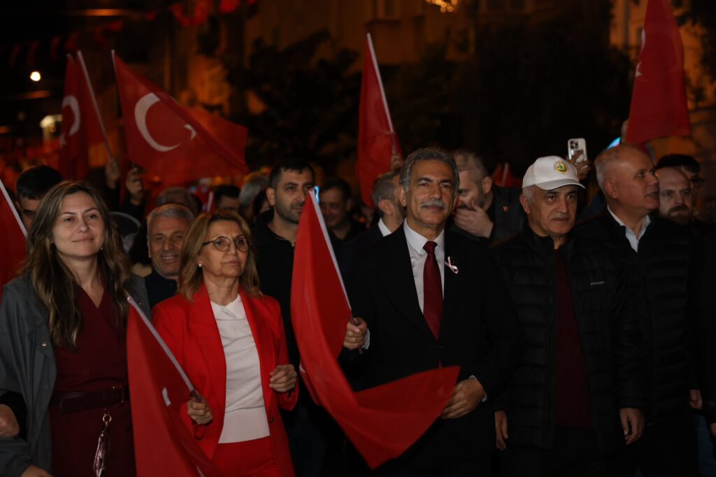 Gemlik’te 11. Hemşehri Dernekleri Festivali Cumhuriyet Coşkusu