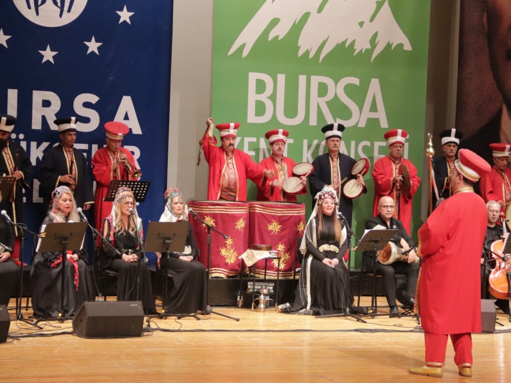 Bursa’da Fetih Marşları Konseri: YASAV’dan 103 Bin Kitap Bağışı